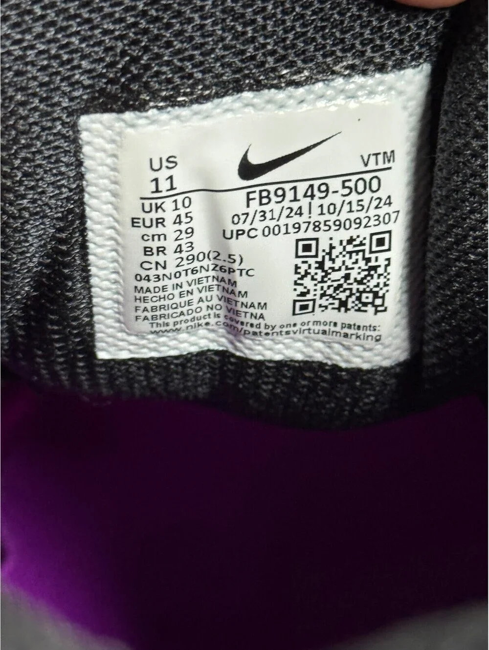Size 11 - Nike Zoom Vomero 5 Black Vivid Purple